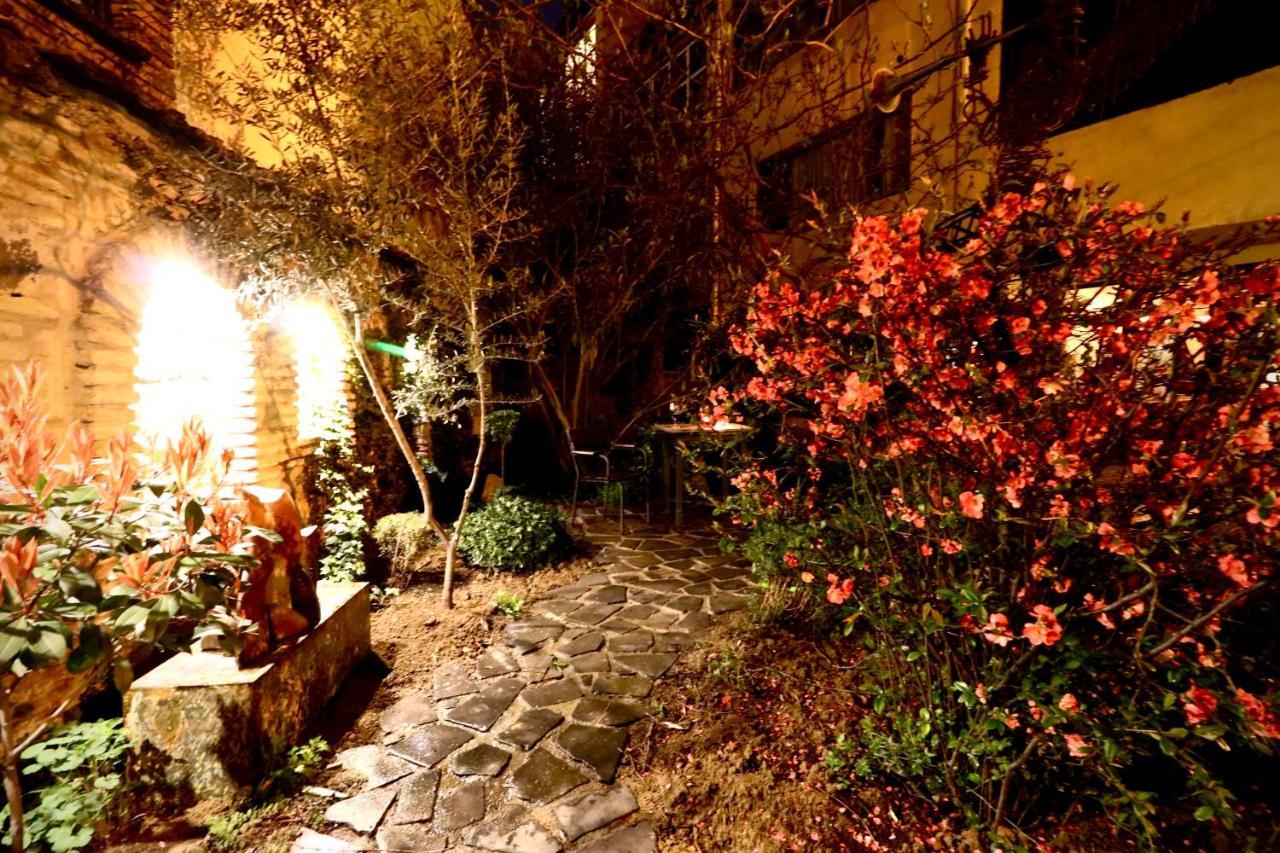 فندق أرتيستس ريزيدنس ان تبليسي المظهر الخارجي الصورة